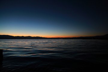 在大理，人们流传着这样一副对联：上关花，下关风，下关风吹上关花。苍山雪，洱海月，洱海月映苍山雪。大理着名的风花雪月的风姿让人大为感叹！